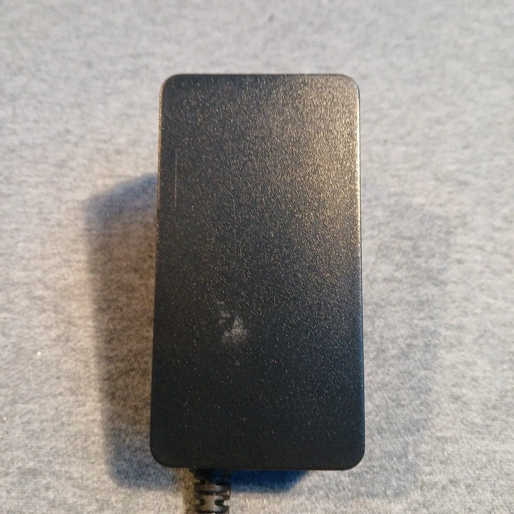 Xin5‎ Power Supply Model A381, Input 100-240V, Output 12V, 5' Cable